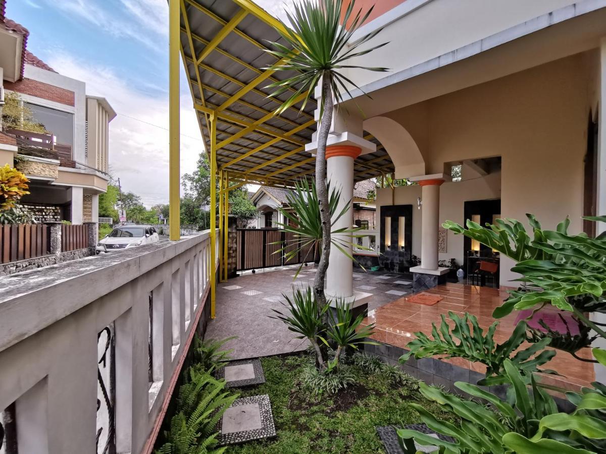 Nariska Suite Homestay Yogyakarta Luaran gambar