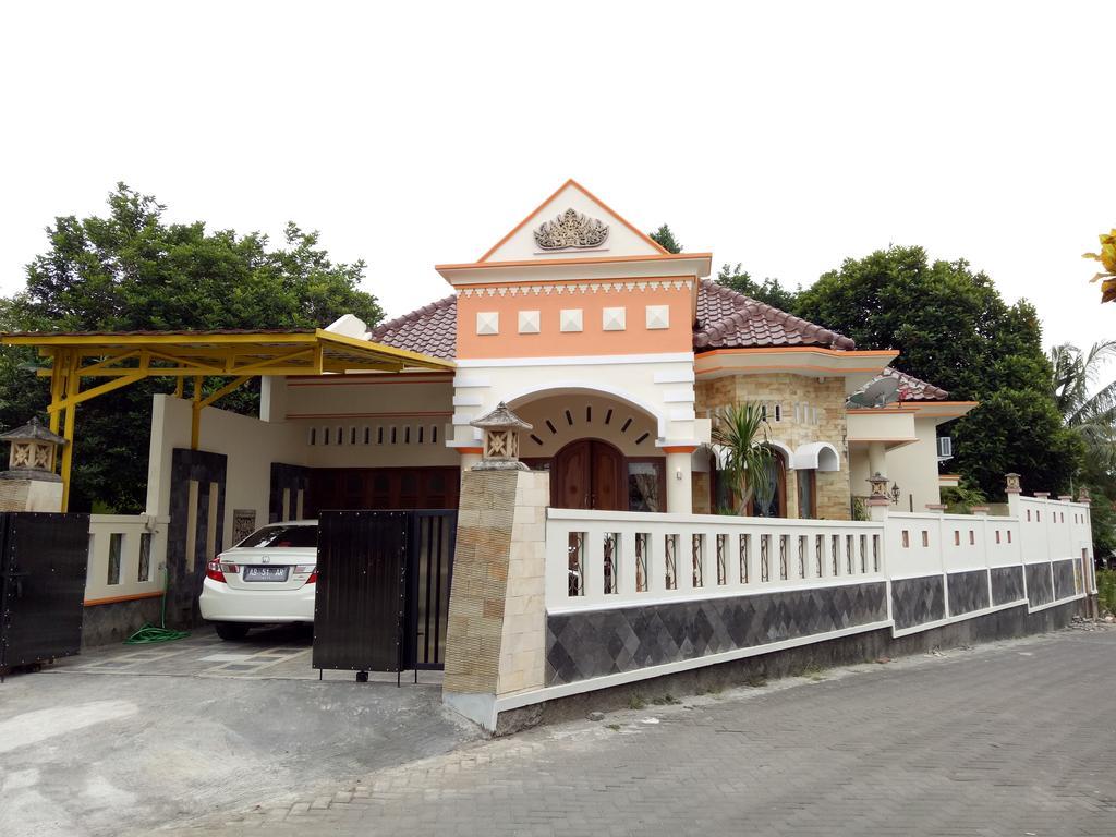 Nariska Suite Homestay Yogyakarta Luaran gambar